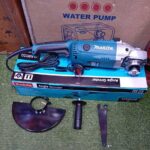 Heavy-duty Makita GA9020 9-inch Angle Grinder 2200W