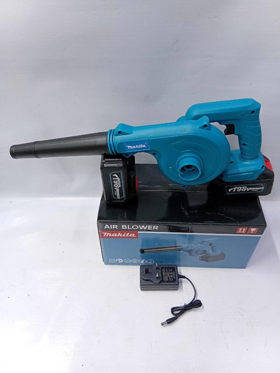 8c908f7d-64f2-45aa-a1c7-557fedb99da8 Makita cordless blower 198v - Image 1