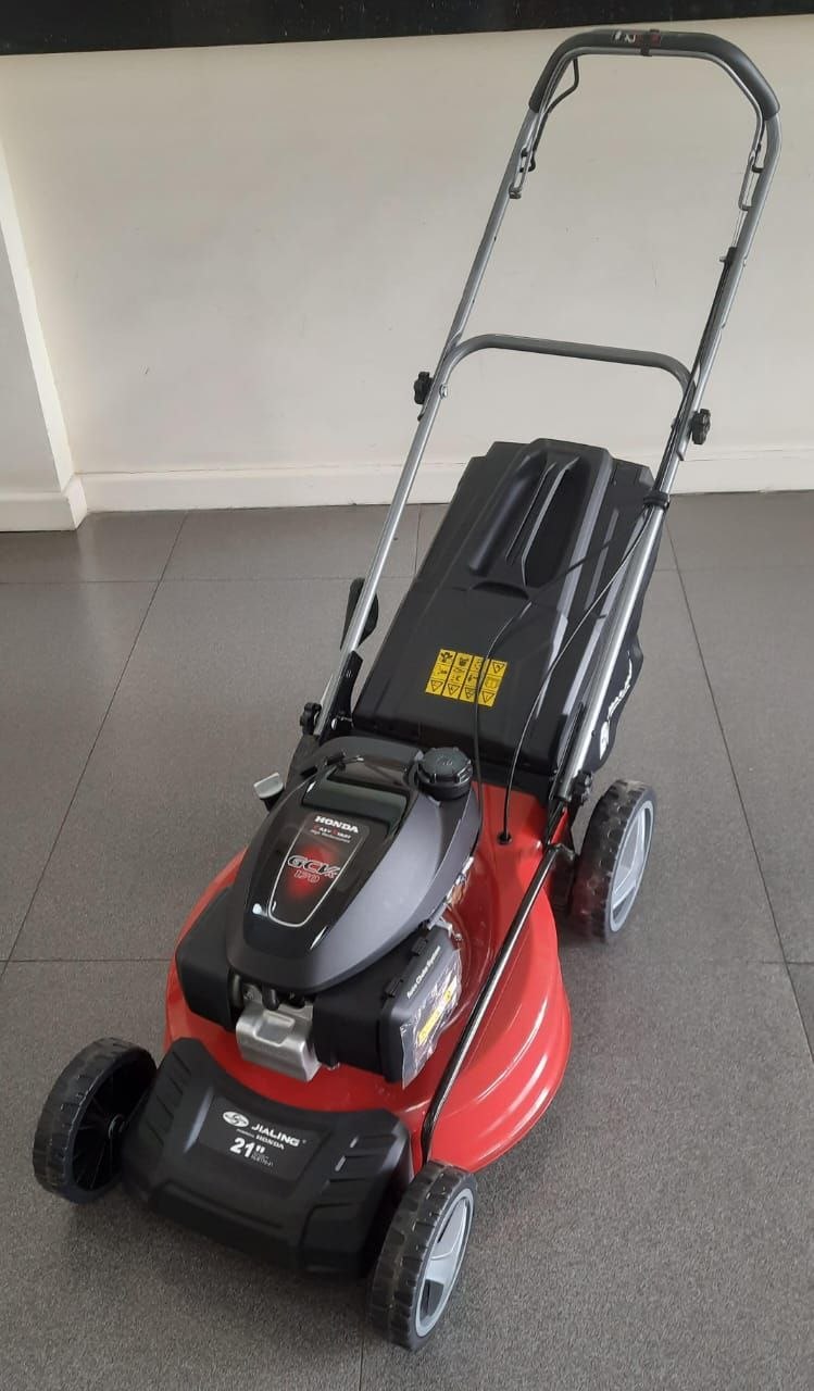 36e4750e-ec2a-4169-88a5-83ab0cc82997 Honda 21-Inch Self-Propelled Petrol Lawn Mower (163 cc Engine) - Image 1