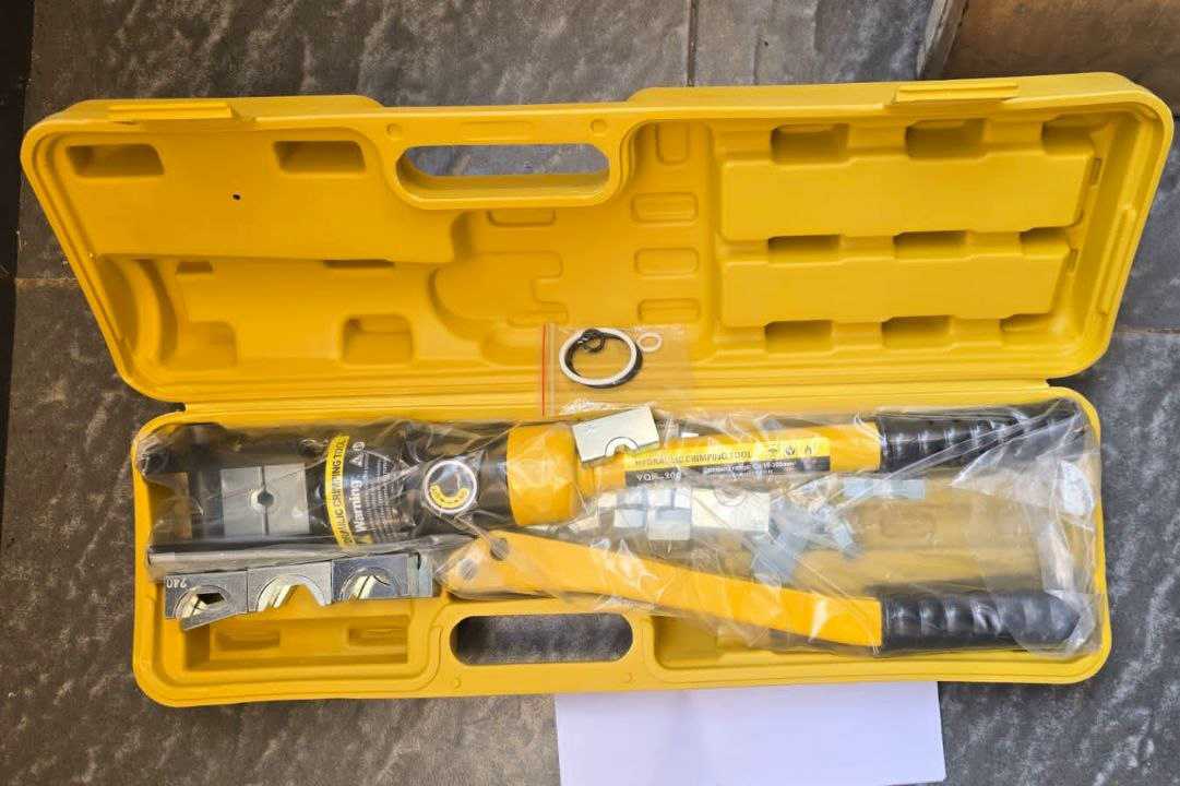 b0d2f77c-0e32-471f-aec7-772365b735f2 240mm² Hydraulic Cable Crimping Tool - Image 1
