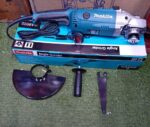 Makita GA9020 9-Inch Angle Grinder 2200W